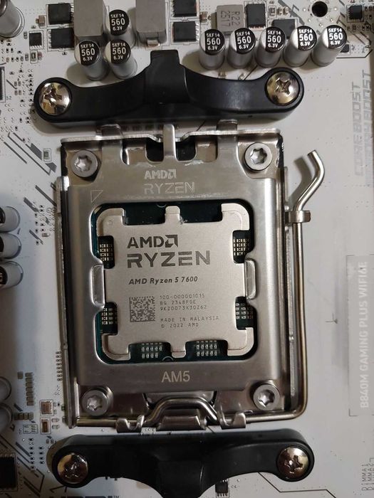 AMD Ryzen 5 7600 + MSI B840M Gaming Plus WI-FI 6E