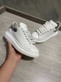 Adidasi Alexander Mcqueen , albi premium