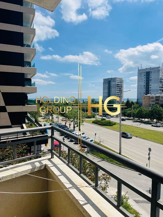 Продава се Тристаен апартамент в Варна, Бриз - 84 кв.м за 2000 €/кв.м - Снимка #1