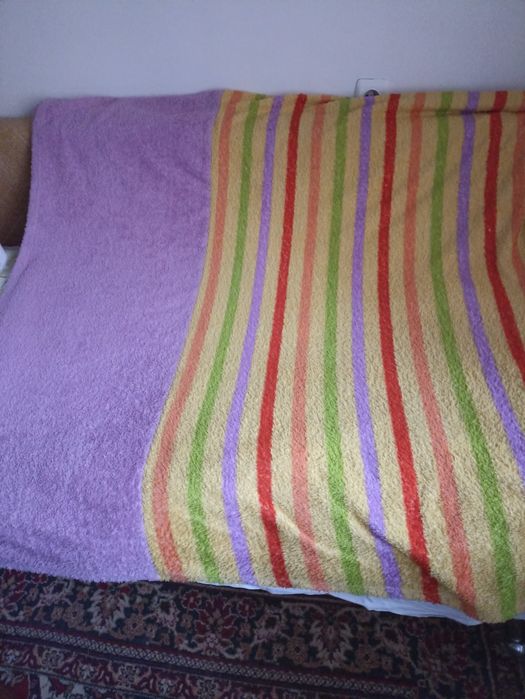 Покрывало,.большое,теплое,размер 2.93*2.80,б/у,в хорошем состоянии,цел