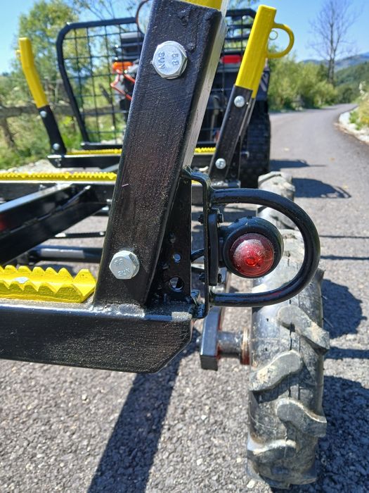 Vând remorcă pentru ATV sau tractoraș.