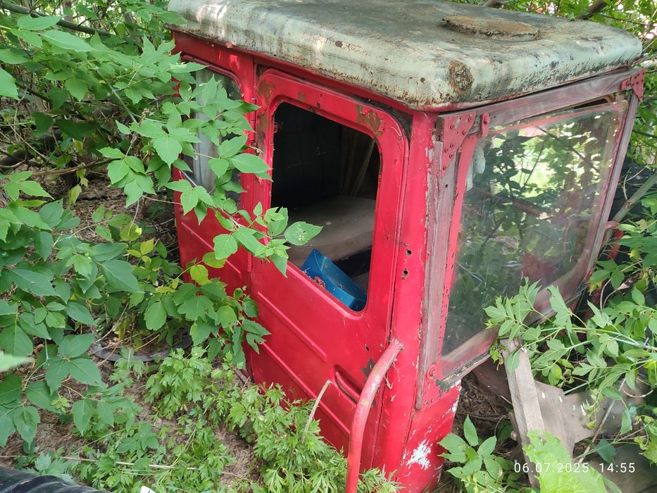 Продам кабину от трактора