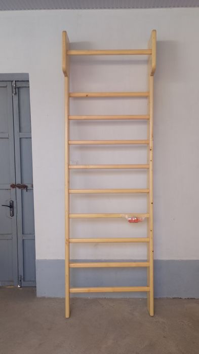 шведская стена . Шведская лестница . деревянные шведская стенка.