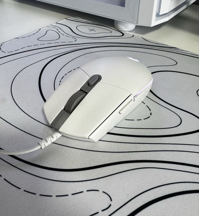 Продаю проводную мышь logitech g102