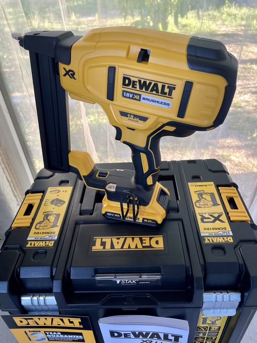 Dewalt DCN 681D2-QW. Pistol Profesional pt Capse Original Nou-nout !