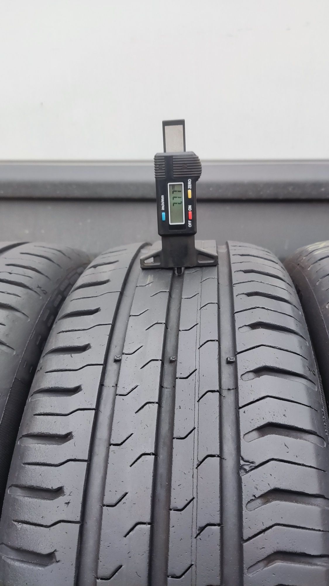 4бр. летни гуми 185/55/15 Continental Eco Contact 5 
dot22
7+mm
Много