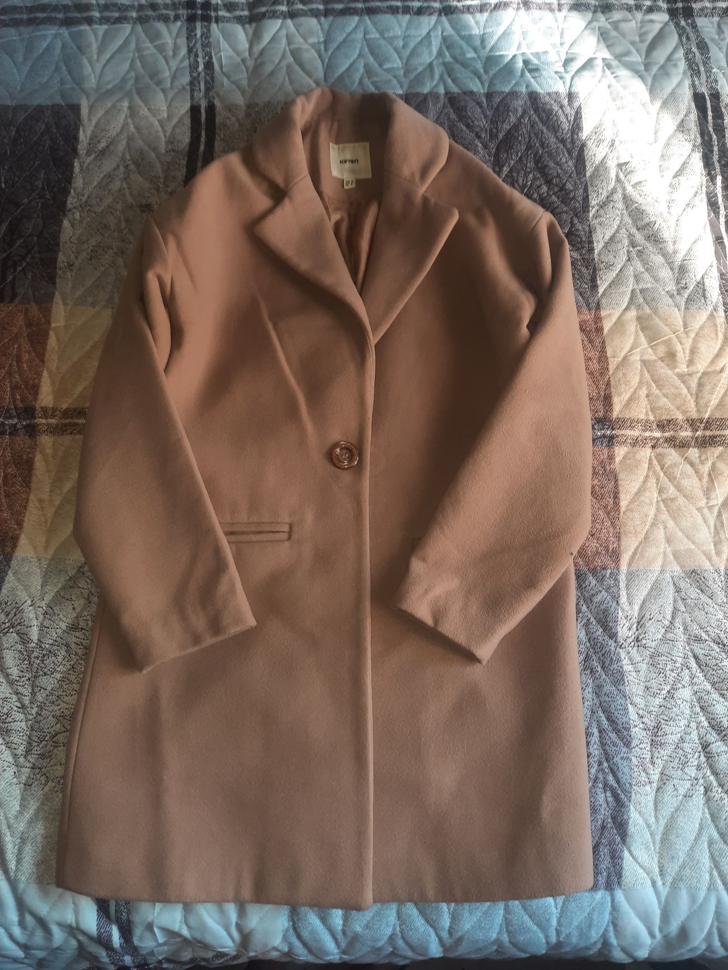 Продам фирменное женское пальто
