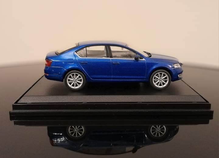 Skoda Octavia III 1:43 Abrex