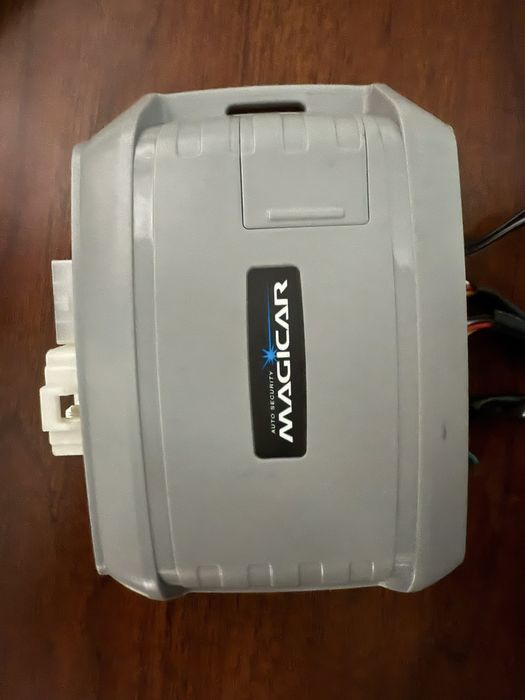 Megicar 909 pult sotiladi.