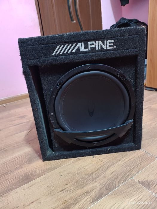 Vând Subwoofer auto amplificat Alpine SWD-355, 30 cm, 1200W