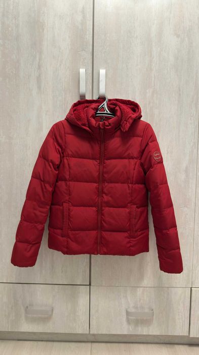 Продаю женские куртки и плащь