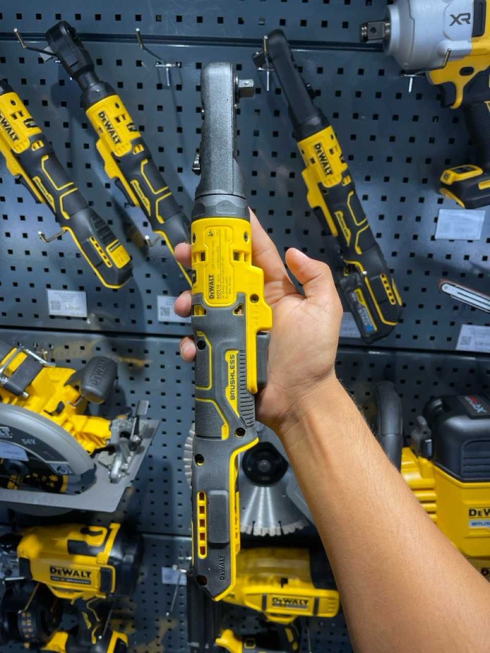 Гайковерт аккумуляторный угловой DeWALT DCF510N-XJ