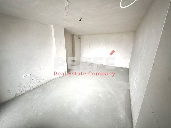 Продава се Тристаен апартамент в Бургас, Лазур - 120 кв.м за 1725 €/кв.м - Снимка #3