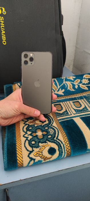 Iphone 11 pro Max.   Ideal