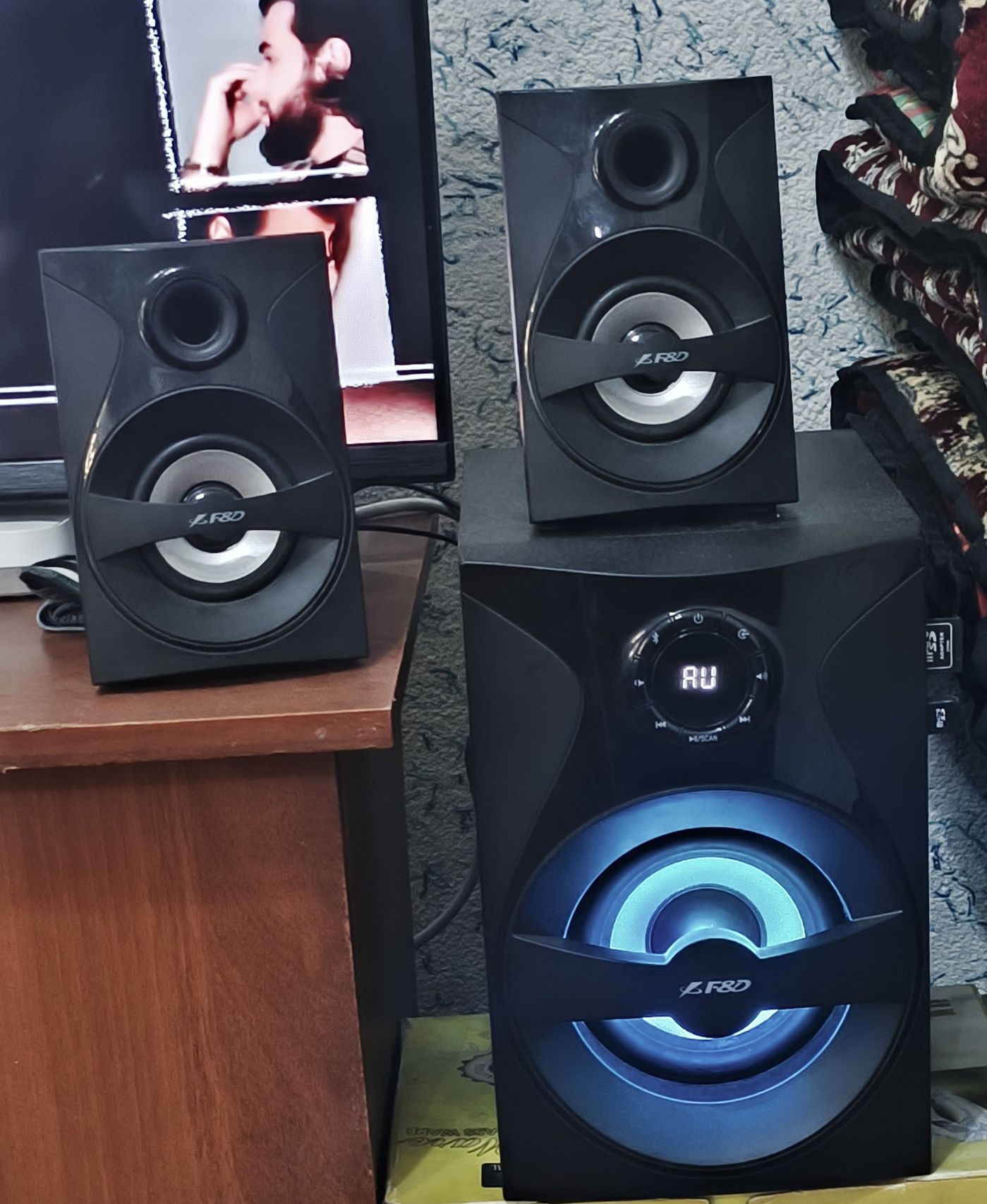 Продается Сабвуфер Fenda 380X
