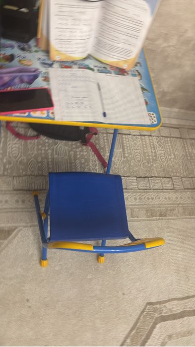 Продам парту детскую