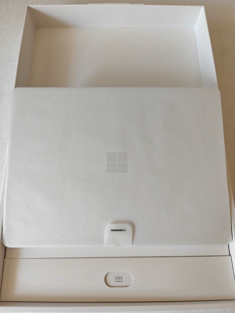 Laptop Surface 7 cu Snapdragon X 10 core 16GB/512GB la cutie nou