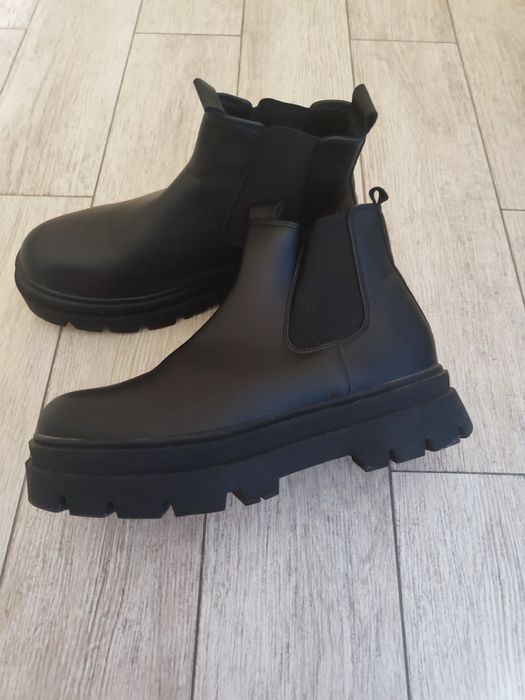 Продам полуботинки новые