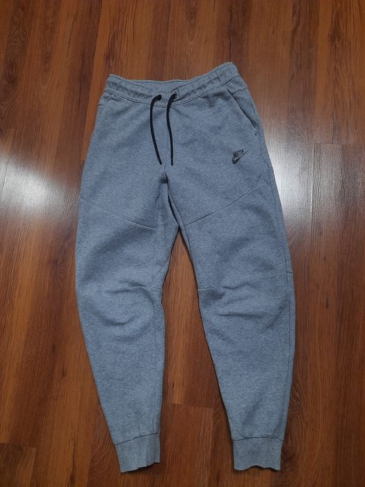 Nike tech мъжко долнище S размер