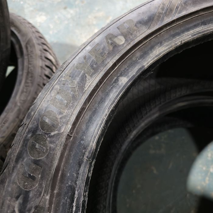 2x 225/45/17 VARA GOODYEAR Stare impecabila