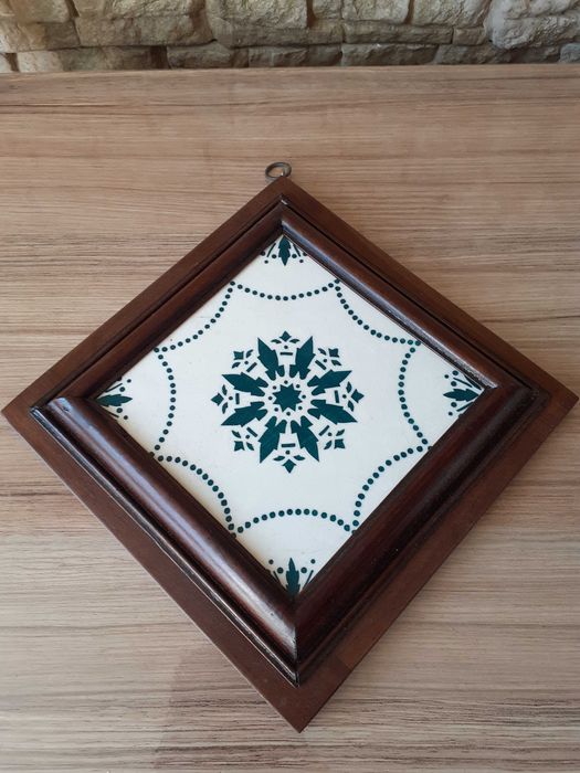 Vand suport faianta pt."lucruri incinse" deosebit