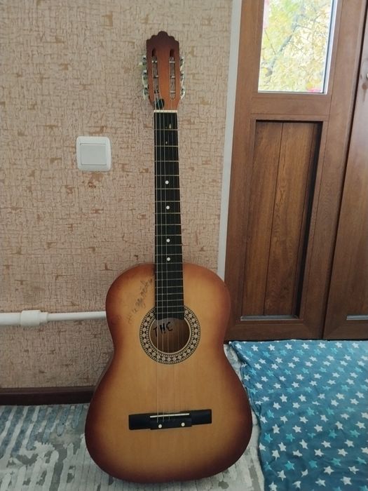 Гитара классическая