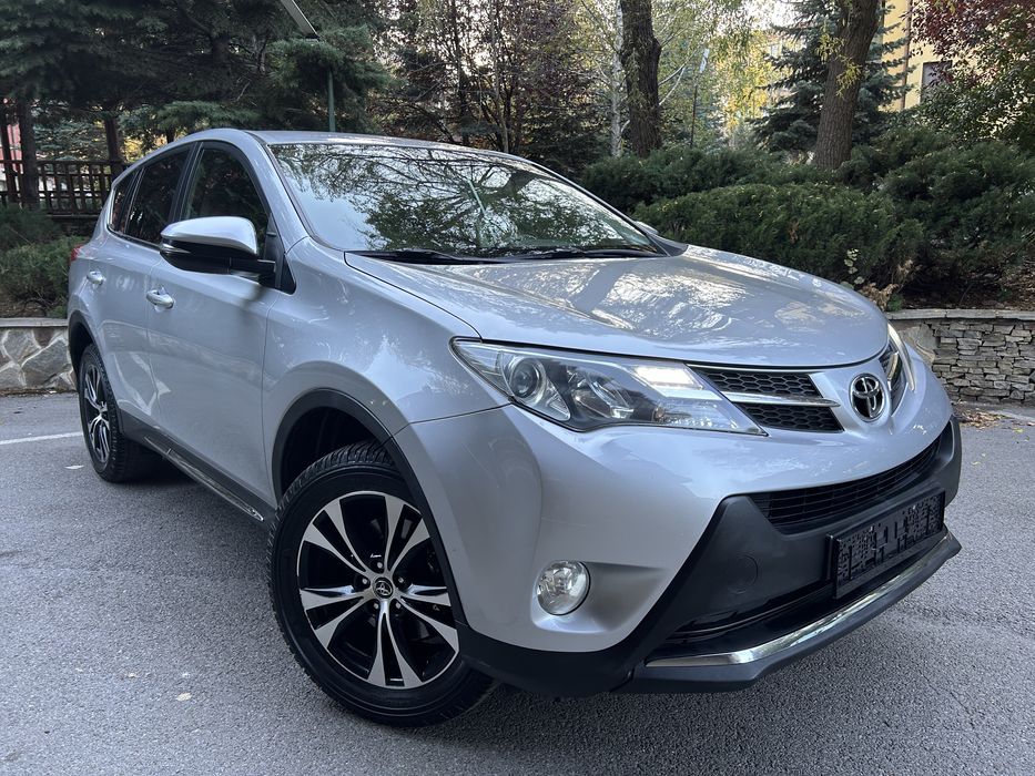 Toyota Rav4 2.0 D-4D, 4x4 , 124 к.с.,01. 2015 г, Пълна серв. история !