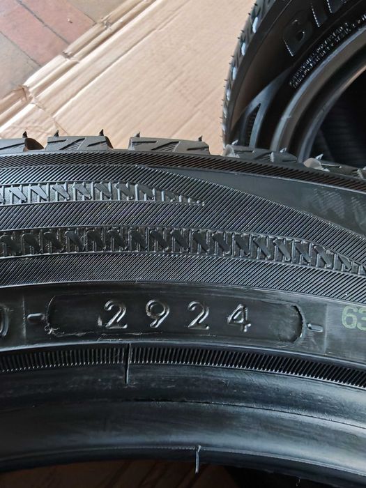 YOKOHAMA 235/45/18 Зимни гуми