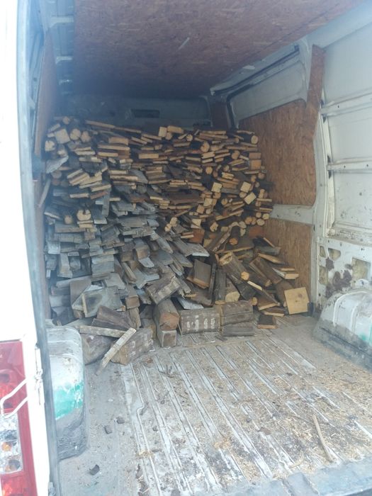 Lemne de foc din mobila veche