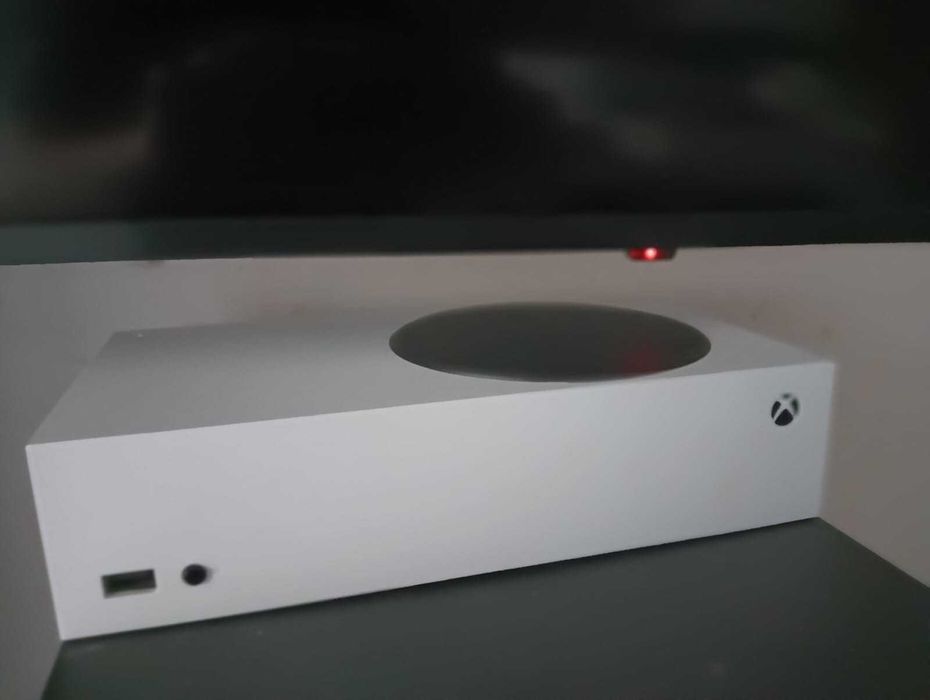 Xbox Series S – Stare foarte bună, curățat, cu controller original