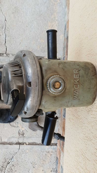 Picamer - Ciocan demolator ,  WACKER  , cu multe -accesorii-