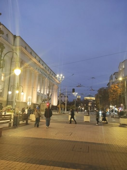 Дава се под наем Тристаен апартамент в София, Докторски паметник - 95 кв.м за 714 € - Снимка #7