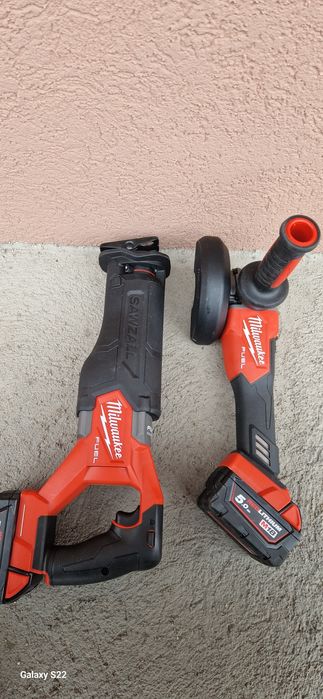 Milwaukee polizor, ferestrau sabie pe acumulator