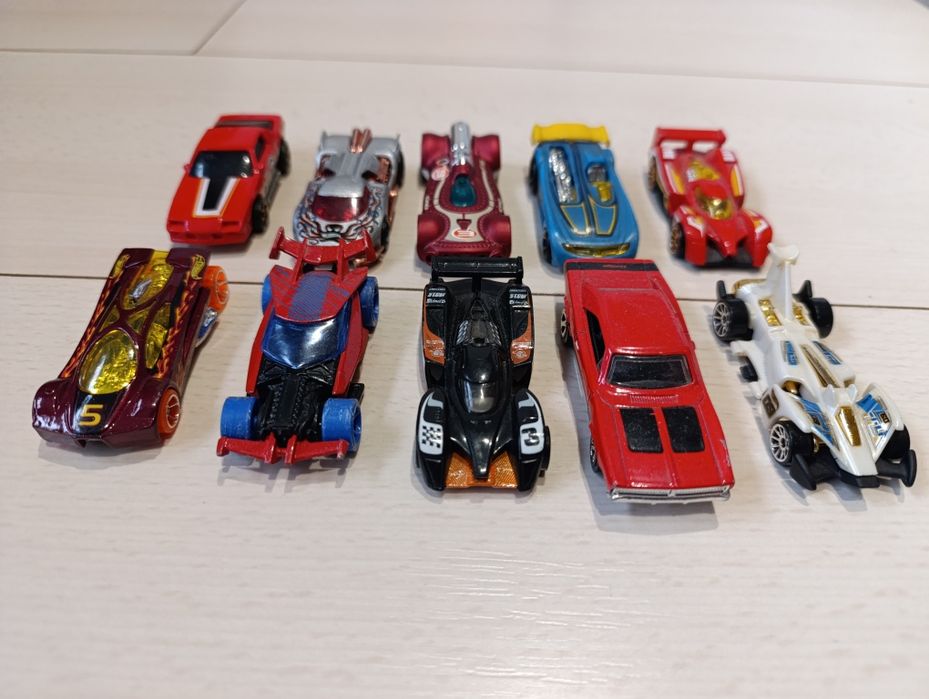 Железни колички,в много добро състояние без драскотини.