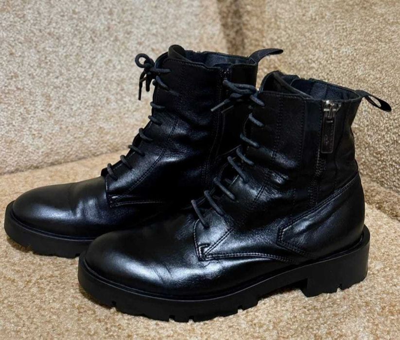 TOSCA BLU STUDIO original, Ghete din piele naturală măr. 38, stare FB