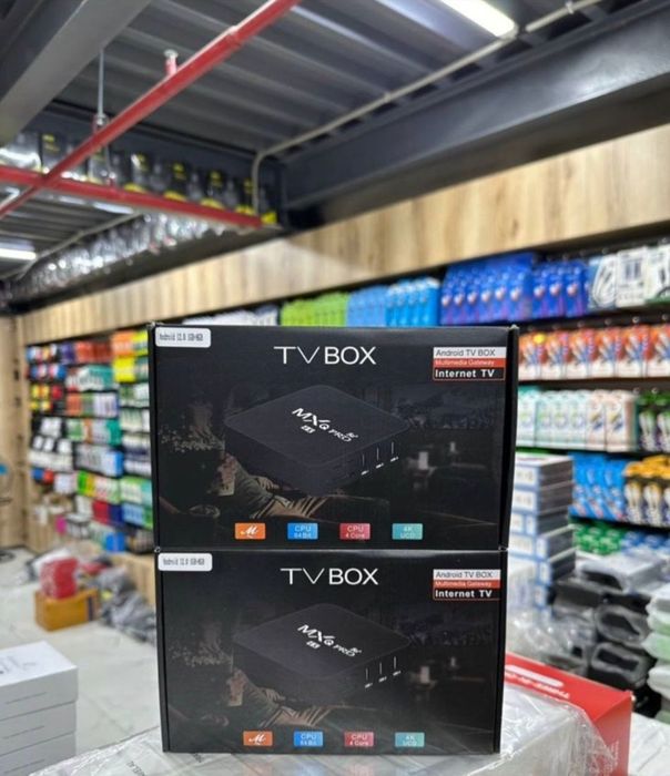 Тв бокс смарт (шустро работает)