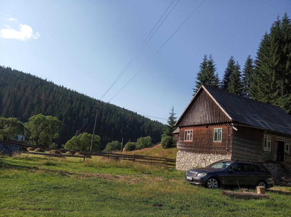 Casă rustică la munte + poiată, pe teren 4700mp, pădure si pârâu