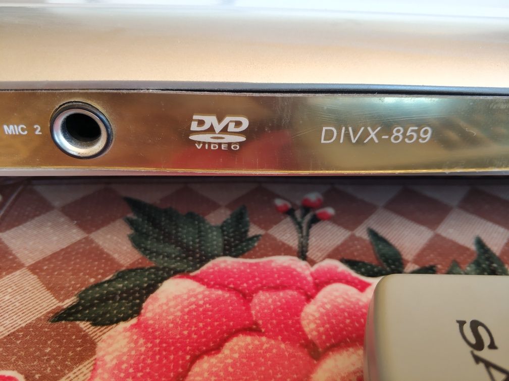 DVD player Sang с дистанционно