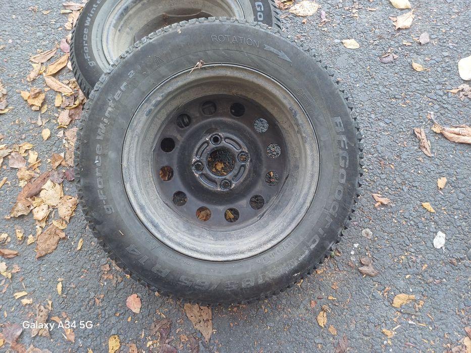 Vand 4 cauciucuri de iarna 185/65 R 14