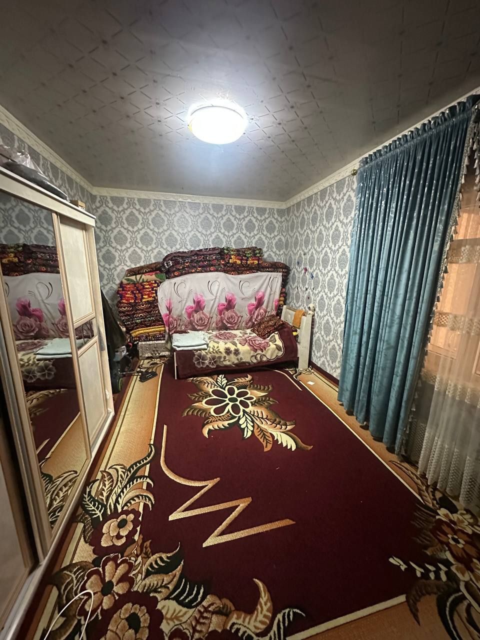 Uy sotiladi narx45 000$ kelishamiz hammasi sharoitida yashashga tayyor