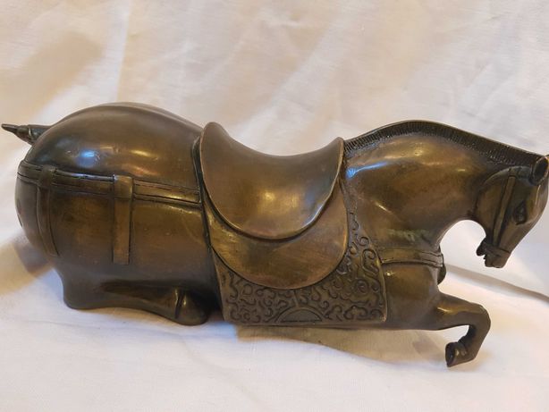 Vând statuetă  Tang din bronz