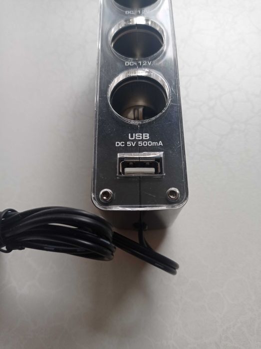 Троен разклонител за захранване от автозапалка+ USB изход.