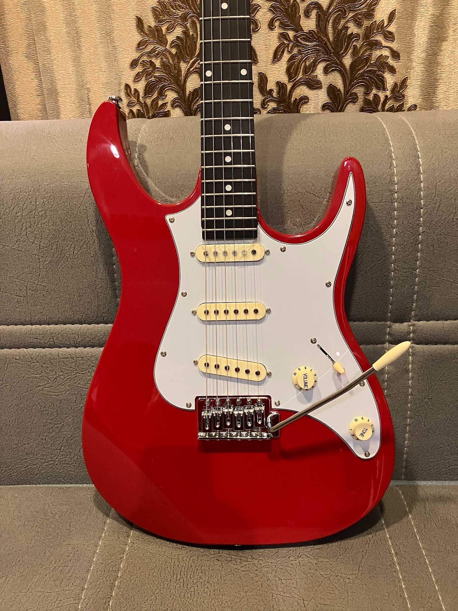 Отличная недорогая электрогитара (Stratocaster FIESTA RED)