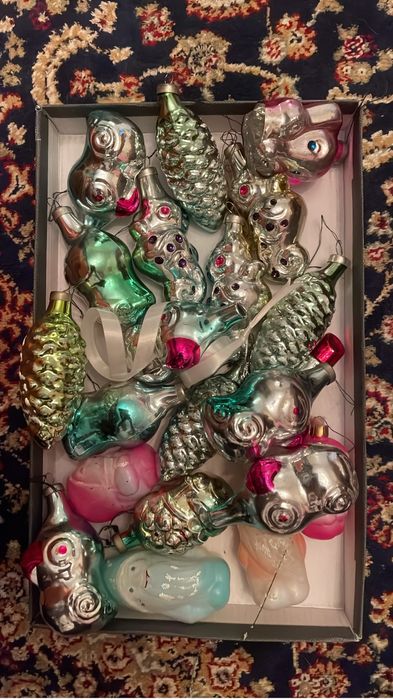 Ёлочные игрушки, стеклянные пласмассовые, ёлка искусственная