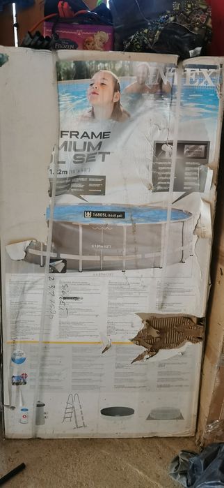 Vând piscină Nouă