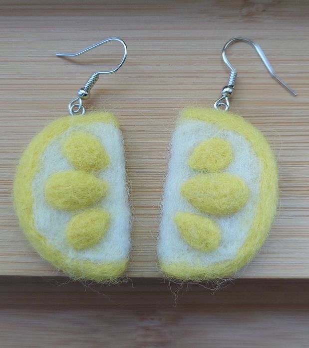 Cercei  handmade din lână împâslită