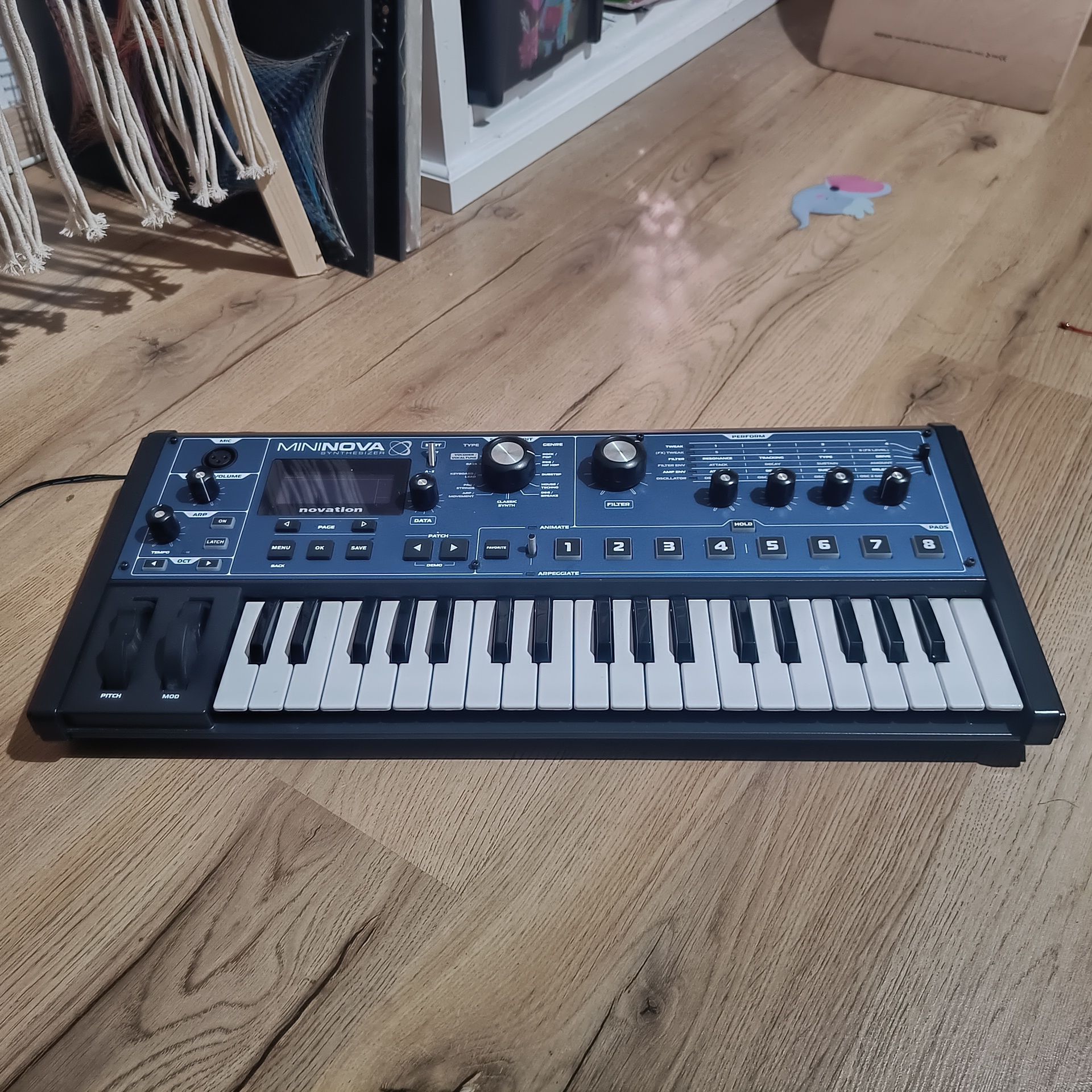 De vânzare Novation mininova