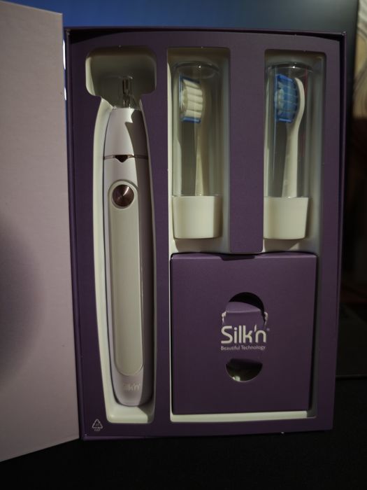 Silk'N звукова четка за зъби с 300 дневен живот на батерията