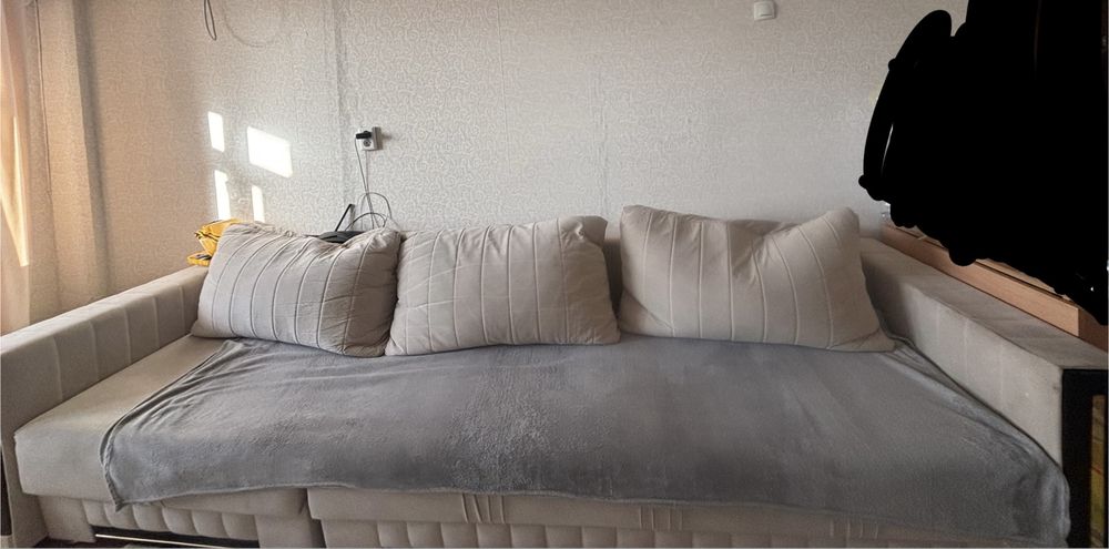 Продам диван за 20тыс 3 метр