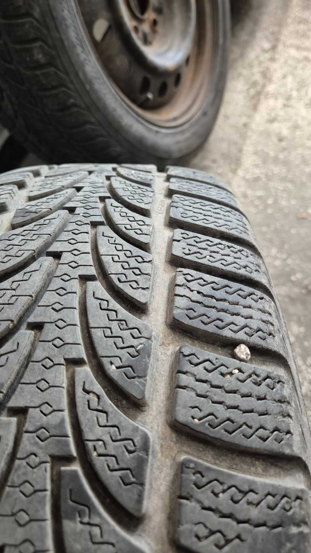 Железни джанти 5x114.3/6.5Jx16”/ET45/60.1 + зимни гуми Nokian + тасове